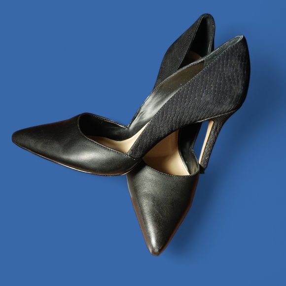 Vince Camuto Shoes - Vince Camuto VP Airmosah Black Leather Upper Heels Pumps Ladies 9.5